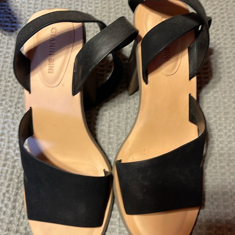Gianni Bini sandals